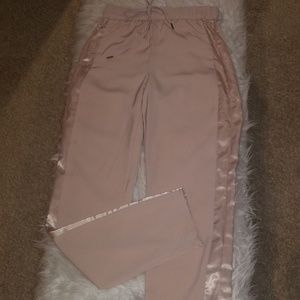 Salmon pink joggers
